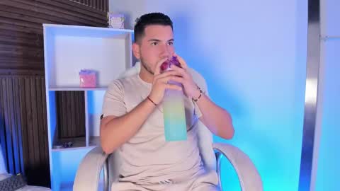 axel_grey_ online show from October 2025 12:18:02 PM