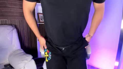 axel_grey_ online show from November 2025 12:30:01 PM