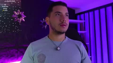 axel_grey_ online show from December 2025 12:09:01 PM