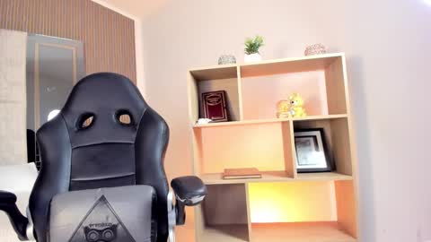 axel_grey_ online show from March 2026 12:42:02 PM