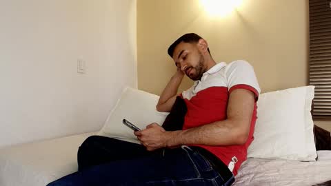 Axel Moon online show from November 2025 08:10:01 PM