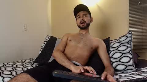 Axel Moon online show from December 2025 05:08:02 PM