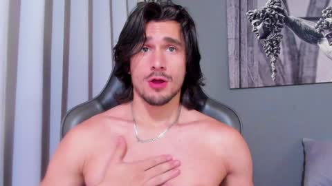 Snapshot of axel_owen chatting on January 2025 07:46:01 PM Axel online show from January 2025 07:46:01 PM