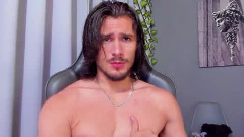 Snapshot of axel_owen chatting on February 2025 09:09:01 PM Axel online show from February 2025 09:09:01 PM