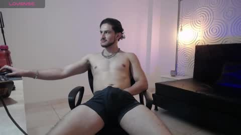 Axel  online show from April 2026 01:37:02 PM