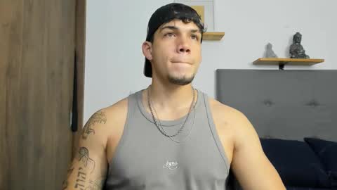 INDEPENDENT MODEL  online show from October 2025 06:14:02 AM