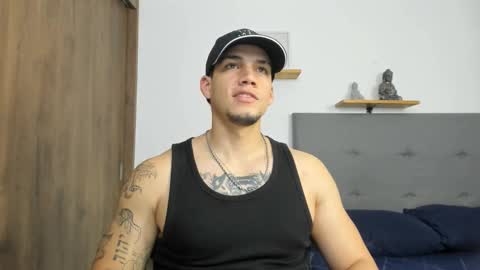 INDEPENDENT MODEL  online show from October 2025 06:47:01 AM