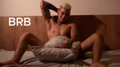 Agustin online show from October 2025 09:03:02 PM