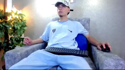 axel  online show from October 2025 06:07:01 PM