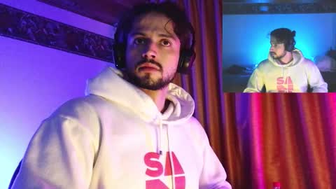 Snapshot of axelcr0ss chatting on September 2025 06:04:02 AM axelcr0ss online show from September 2025 06:04:02 AM