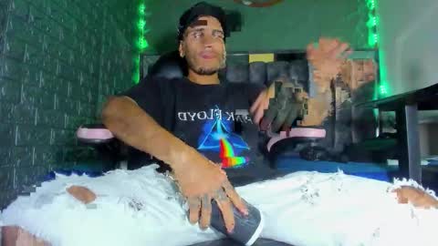 Axell Cross2 online show from February 2026 02:38:02 PM