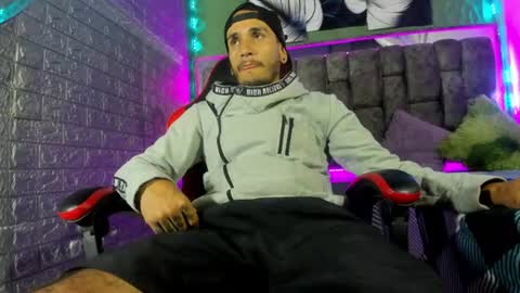 Axell Cross2 online show from July 2026 03:09:02 AM
