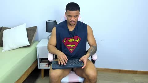 Snapshot of axelldasilva chatting on September 2025 12:21:01 AM AXEL DA SILVA online show from September 2025 12:21:01 AM