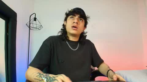 Snapshot of axellkush chatting on March 2026 03:22:02 AM AxellKush online show from March 2026 03:22:02 AM