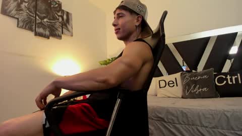 axelmartinezz online show from May 2026 09:09:01 PM