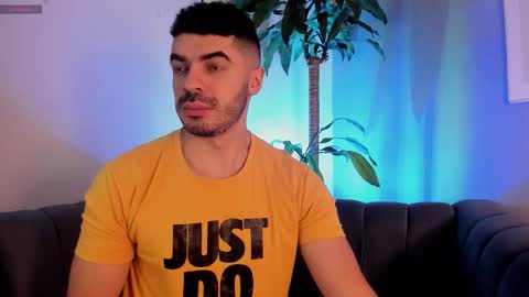 Snapshot of axelthompsom chatting on December 2025 11:04:02 AM Axel Thompsom online show from December 2025 11:04:02 AM