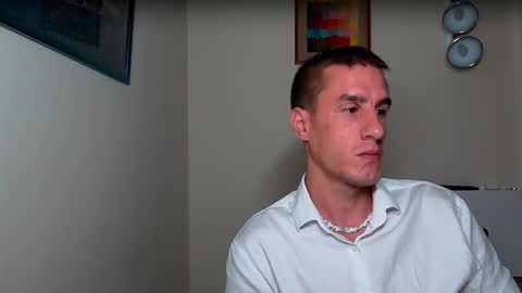 Axl online show from October 2025 05:00:01 PM