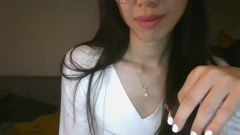 Snapshot of axuepetitt chatting on May 2026 08:16:01 PM axue online show from May 2026 08:16:01 PM