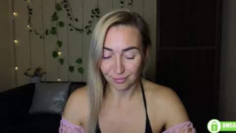 Jully online show from October 2025 06:39:02 PM