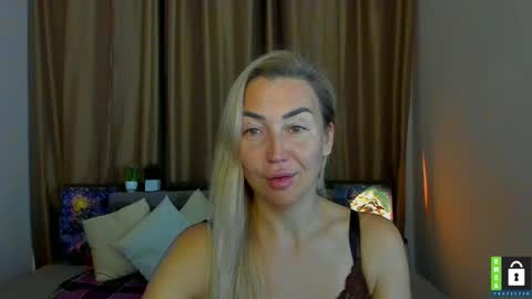 Jully online show from November 2025 06:53:01 PM