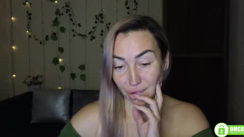 Jully online show from November 2025 06:51:01 PM