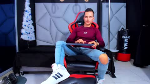 Ayden Miller online show from December 2024 04:52:01 AM