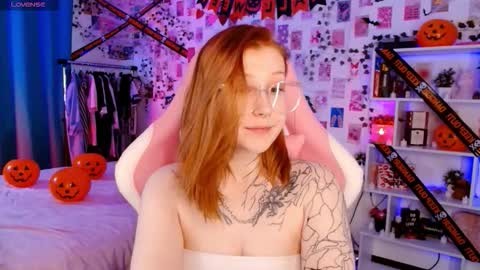 Ayla hill online show from October 2025 12:17:02 PM