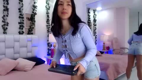 Ayla online show from June 2026 07:40:01 PM