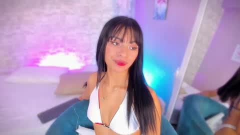 Snapshot of ayla_lux chatting on December 2025 04:19:02 AM Ayla online show from December 2025 04:19:02 AM