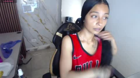 aylanny_m online show from April 2026 07:38:02 AM