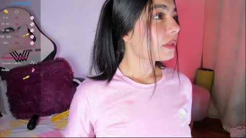 Snapshot of aylenmiller_ chatting on April 2026 11:47:02 PM Aylen online show from April 2026 11:47:02 PM