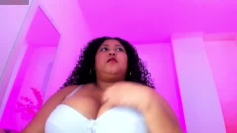 Ayliinn  online show from April 2026 01:42:02 AM