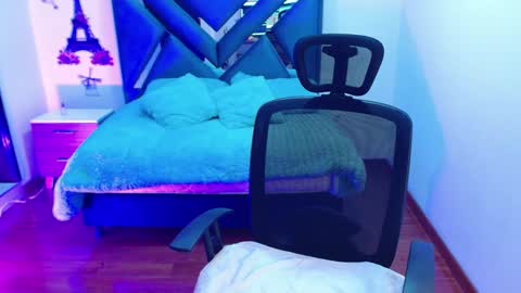 Aylin online show from December 2024 01:37:02 AM