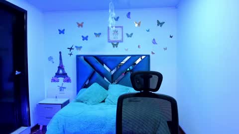 Aylin online show from December 2024 09:19:01 PM