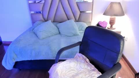 Aylin online show from March 2025 09:05:02 PM