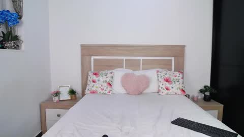 Snapshot of aylin_ross chatting on October 2025 06:21:01 PM Aylin Ross online show from October 2025 06:21:01 PM