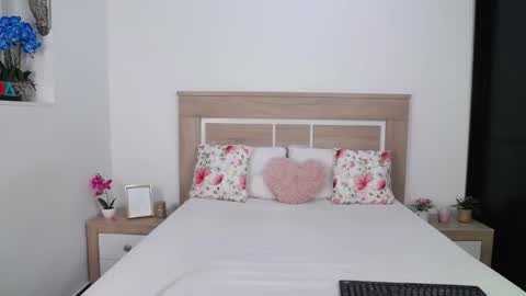 Snapshot of aylin_ross chatting on November 2025 07:52:02 PM Aylin Ross online show from November 2025 07:52:02 PM