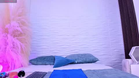Snapshot of aylinlove_ chatting on June 2026 12:25:02 PM aylinlove_ online show from June 2026 12:25:02 PM