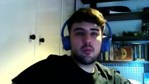 Snapshot of aymimadrdelbich0 chatting on November 2025 07:05:02 PM ApoloArt online show from November 2025 07:05:02 PM