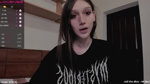 Snapshot of ayn3q chatting on December 2024 01:26:01 AM AYNEK fansly online show from December 2024 01:26:01 AM