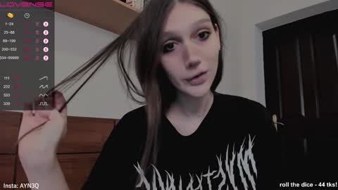 Snapshot of ayn3q chatting on January 2025 06:30:02 AM AYNEK fansly online show from January 2025 06:30:02 AM