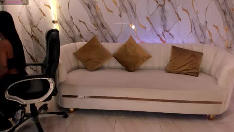 Ayshel online show from November 2025 04:12:01 AM