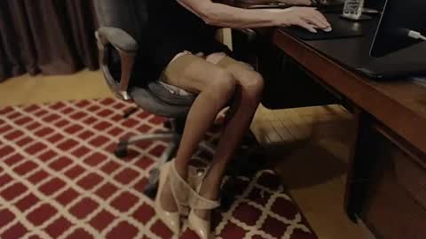 Michelle online show from November 2025 05:10:01 AM