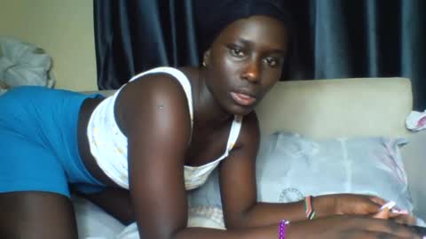 Snapshot of azaelia_iris chatting on May 2026 06:24:01 PM azaelia_iris online show from May 2026 06:24:01 PM
