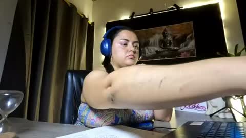 Snapshot of azaraonyx chatting on June 2026 11:25:01 PM Goddess Azara online show from June 2026 11:25:01 PM