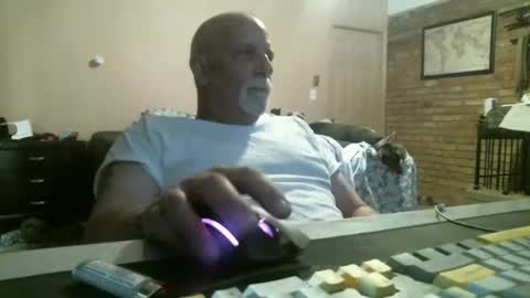 Snapshot of azjohnny chatting on April 2026 06:49:02 PM azjohnny online show from April 2026 06:49:02 PM