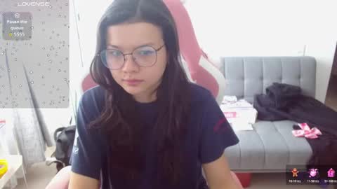 Snapshot of azu_chan chatting on March 2026 01:41:01 PM Azu online show from March 2026 01:41:01 PM