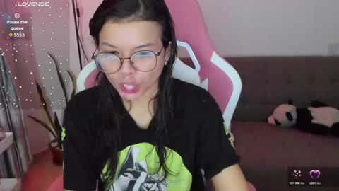 Snapshot of azu_chan chatting on March 2026 12:54:01 AM Azu online show from March 2026 12:54:01 AM