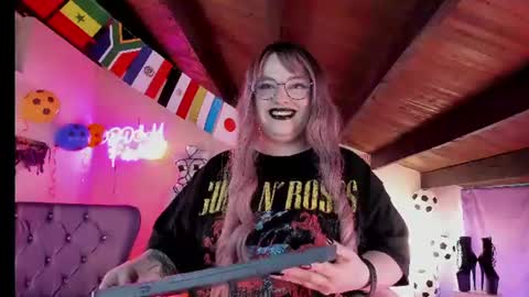 Azucena Suency online show from June 2026 07:51:02 PM