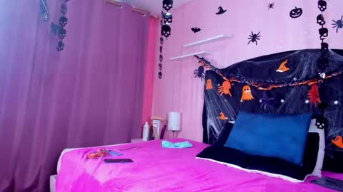 Snapshot of azul_moon chatting on October 2025 04:02:02 AM azul_moon online show from October 2025 04:02:02 AM